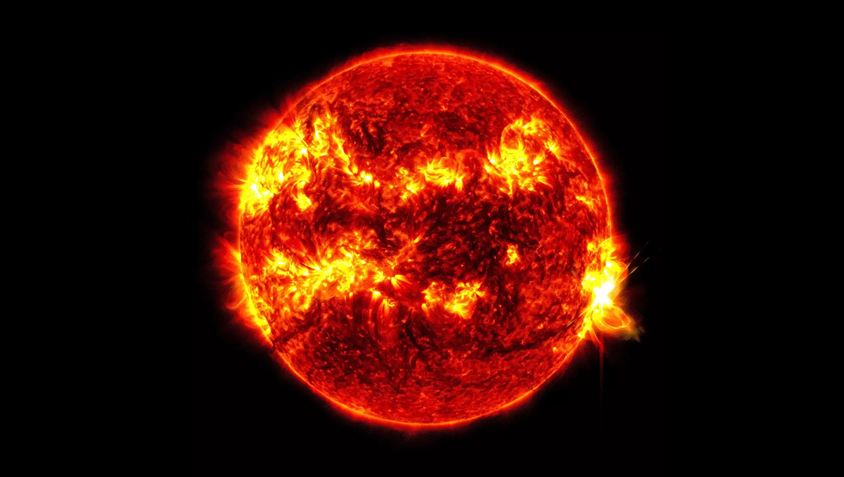 Удивительное таймлапс-видео 14 мая запечатлело сильнейшую солнечную вспышку за последние десять лет.