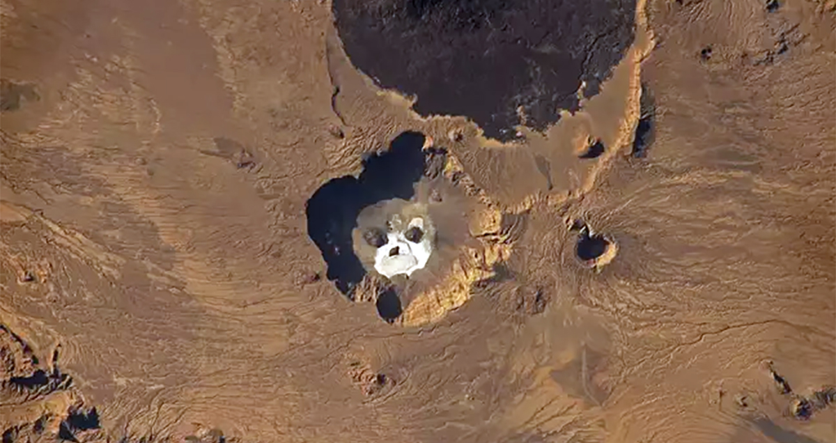 Астронавт, находящийся на борту Международной космической станции (МКС), при взгляде на Землю обнаружил неожиданное – колоссальное геологическое образование в форме черепа.