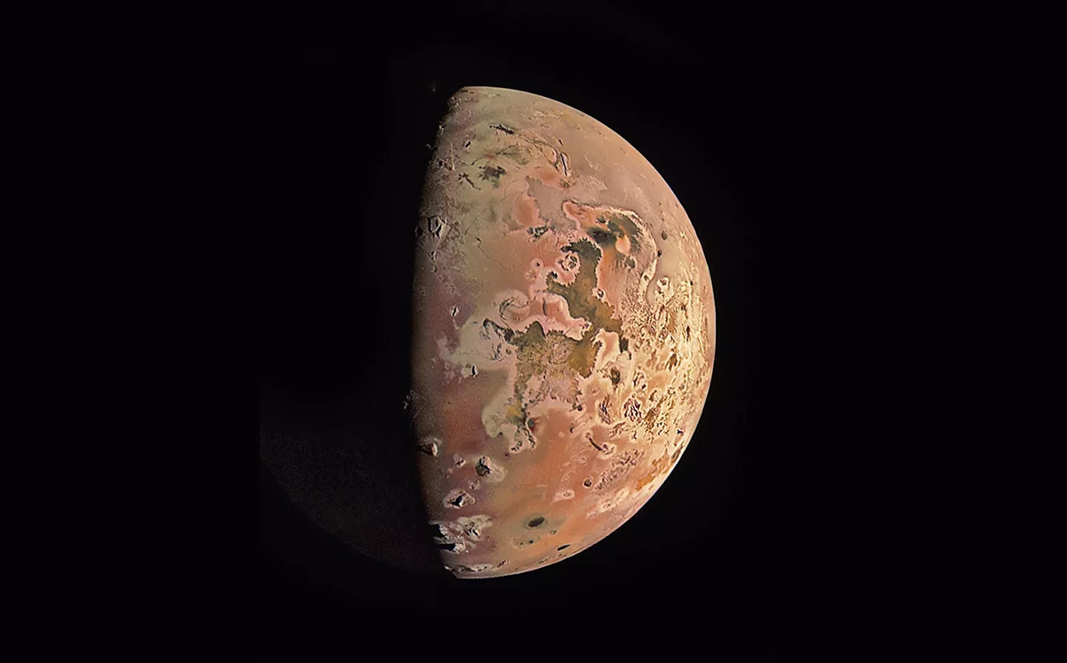 Миссия НАСА «Юнона» была впервые запущена с целью заглянуть под плотные облака Юпитера и узнать о самой большой планете в нашей Солнечной системе, в том числе о том, как изменилось небесное тело с момента его образования.