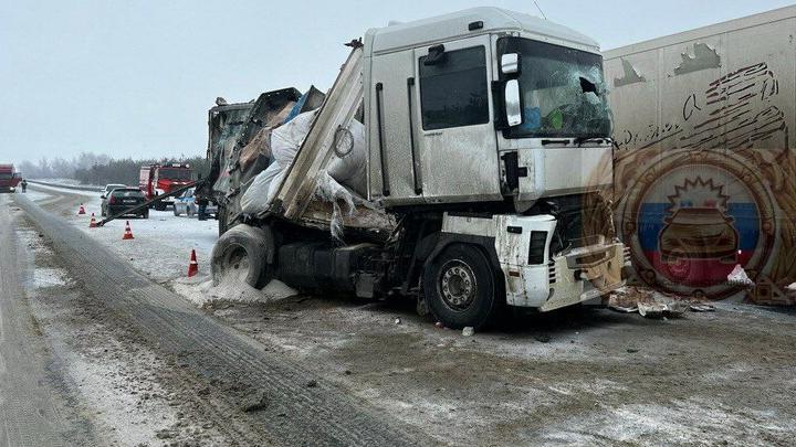 В ДТП в Красноармейском районе погиб водитель грузовика
