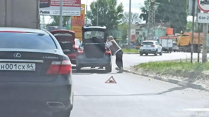 В Саратов затруднен въезд по Вольскому тракту из-за ДТП