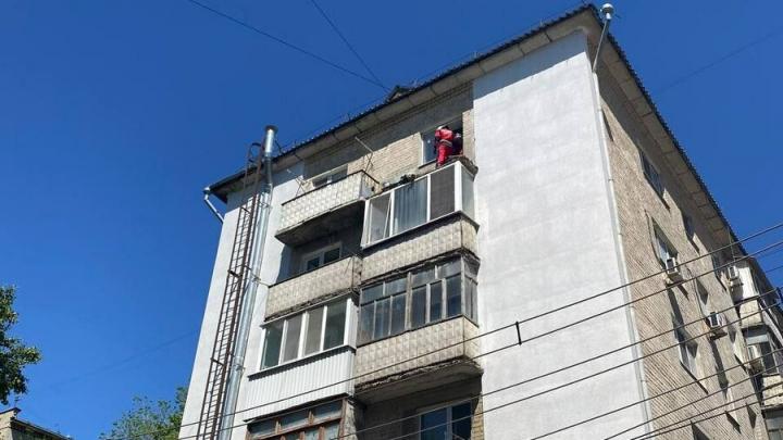 На Чернышевского в Саратове обрушились перила балкона