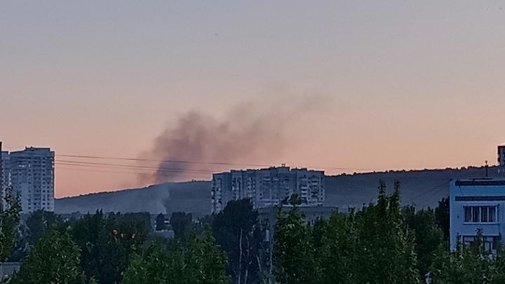 На острове в Энгельсском районе горел гектар сухой травы