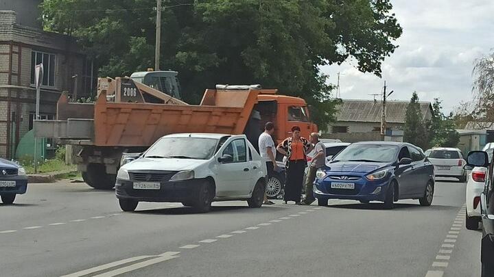 В Саратове столкнулись четыре автомобиля