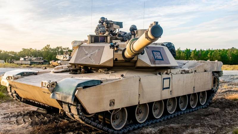США перебросили 14 танков M1 Abrams и другую бронетехнику на новую базу НАТО в Польше. Этот шаг является частью усиления военного присутствия США и их союзников в регионе в ответ на напряженную обстановку.