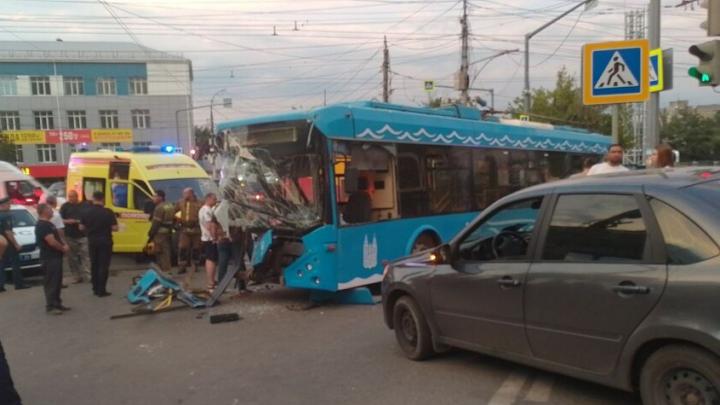 В ГИБДД рассказали подробности ДТП с троллейбусом