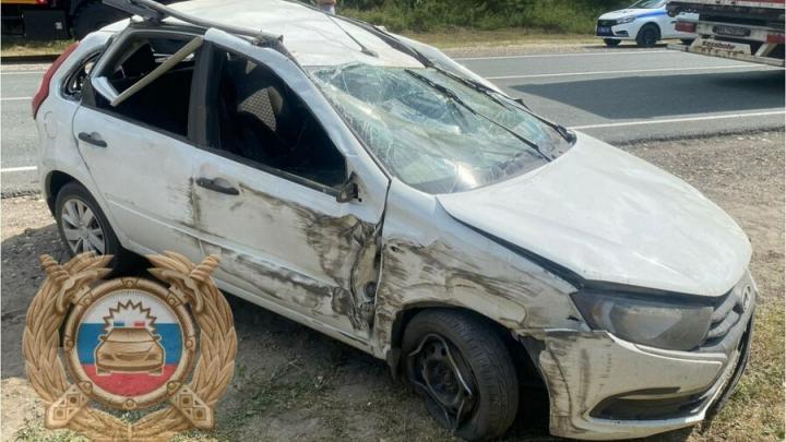 В Хвалынском районе в "Гранте" перевернулась автоледи с детьми