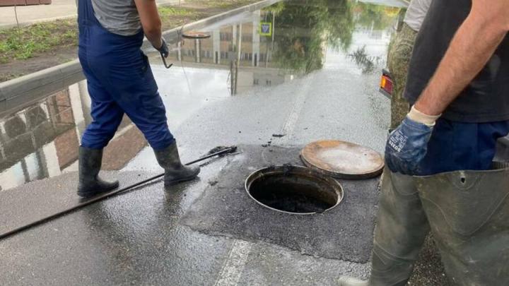 Потоп в центре Энгельс произошел из-за беспечности горожан