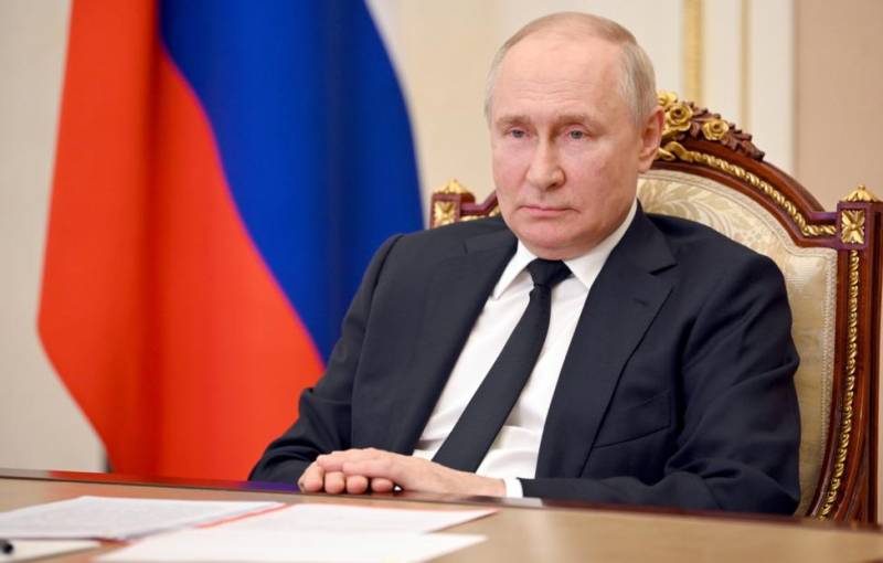 Владимир Путин, глава России, подписал закон о повышении пенсий для работающих пенсионеров, начиная с будущего года. Этот закон был опубликован на официальном портале правовой информации.