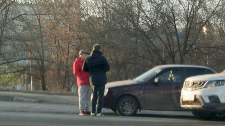 В Саратове ДТП заблокировало въезд на мост на Ипподромной