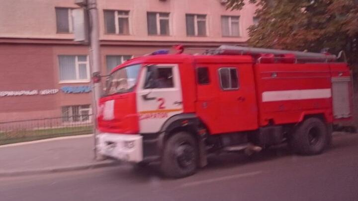 В Саратове на пожаре в двухквартирном доме погиб парень