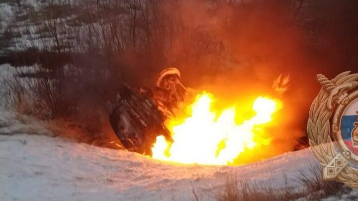 Водитель погиб в перевернувшемся и загоревшемся авто у саратовского села