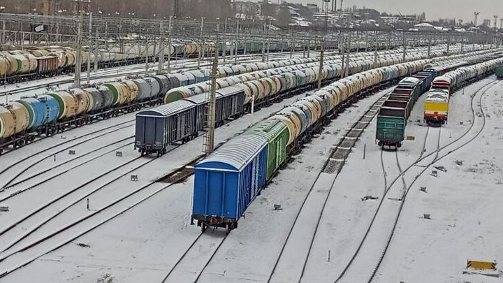 В соседнем с Саратовской областью регионом на станции протекла цистерна