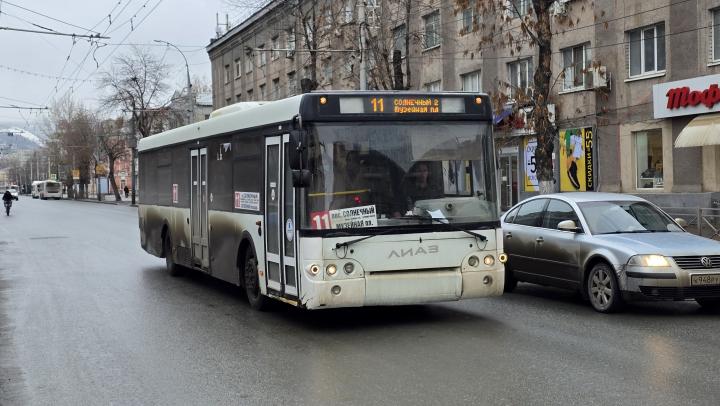 Проверка автобусов в Саратове: не все маршруты ходят по графику