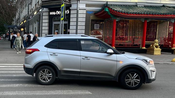 В Саратове Hyundai сбил пенсионерку на пешеходном переходе В Саратове Hyundai сбил пенсионерку на пешеходном переходе