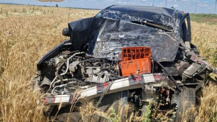 На трассе под Энгельсом столкнулись Renault и «Газель»: четверо пострадали На трассе под Энгельсом столкнулись Renault и «Газель»: четверо пострадали