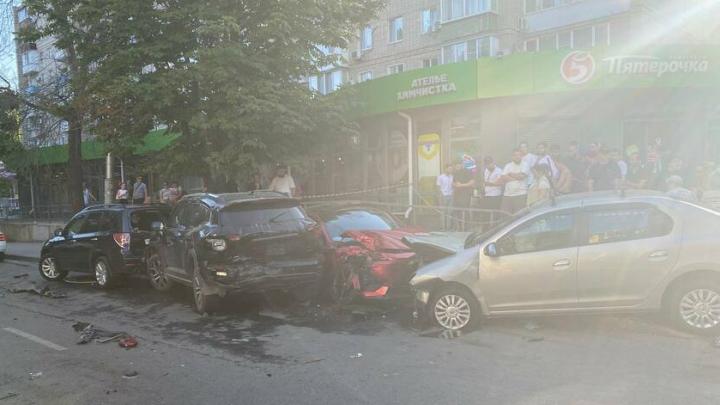 Смертельное ДТП на Белоглинской: девушка погибла под колёсами в массовой аварии| ВИДЕО Смертельное ДТП на Белоглинской: девушка погибла под колёсами в массовой аварии| ВИДЕО