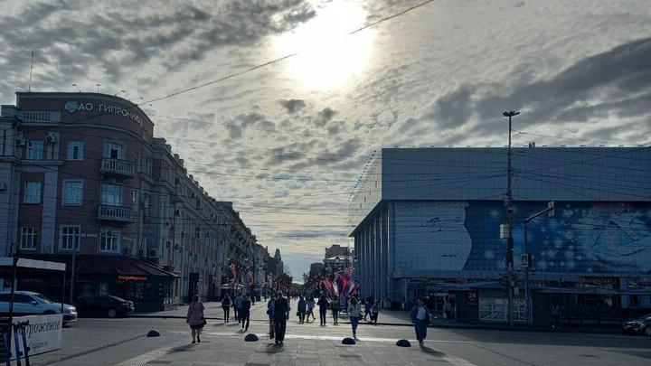 В центре Саратова произошла массовая драка подростков В центре Саратова произошла массовая драка подростков