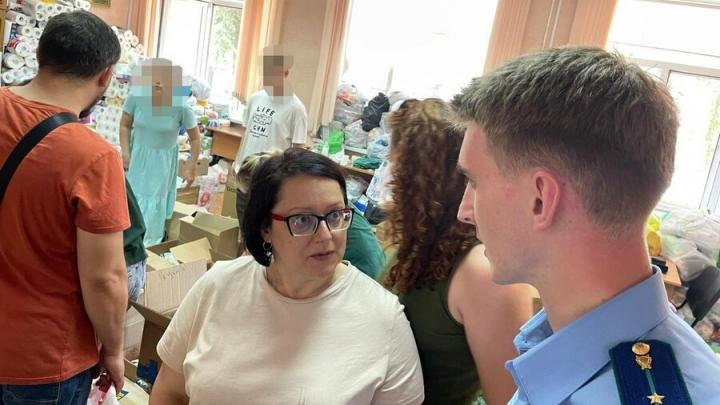 Саратовские «активисты» устроили скандал из-за гуманитарной помощи Саратовские «активисты» устроили скандал из-за гуманитарной помощи