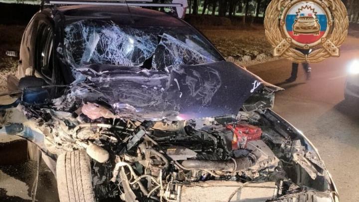 Водитель Ford Focus врезался в грузовик под Балаковом и попал в больницу Водитель Ford Focus врезался в грузовик под Балаковом и попал в больницу