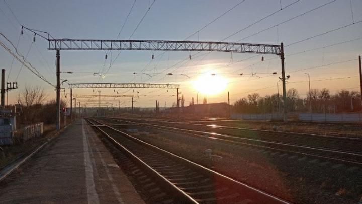 Девять поездов задержались из-за атаки дронов в Ростовской области Девять поездов задержались из-за атаки дронов в Ростовской области
