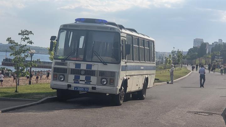 В Балаково задержали стрелявшего в троллейбус «Адмирал» В Балаково задержали стрелявшего в троллейбус «Адмирал»