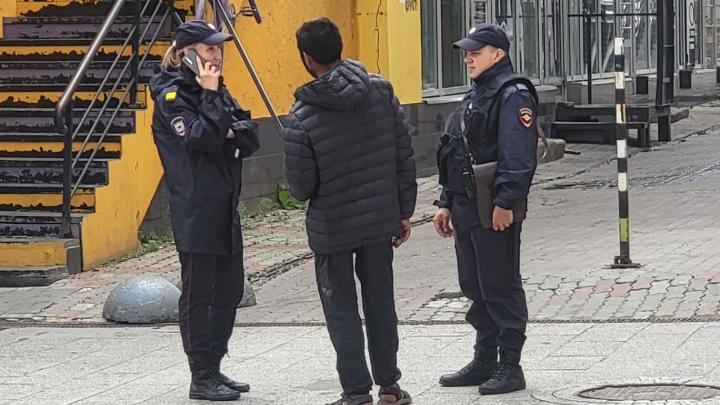 В Затоне проверили рейд на бывших мигрантов-уклонистов В Затоне проверили рейд на бывших мигрантов-уклонистов