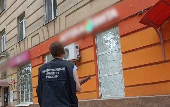 В Саратове ребёнок выпал из окна третьего этажа В Саратове ребёнок выпал из окна третьего этажа