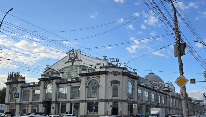 Крытый рынок в Саратове сократил режим работы из-за жары Крытый рынок в Саратове сократил режим работы из-за жары