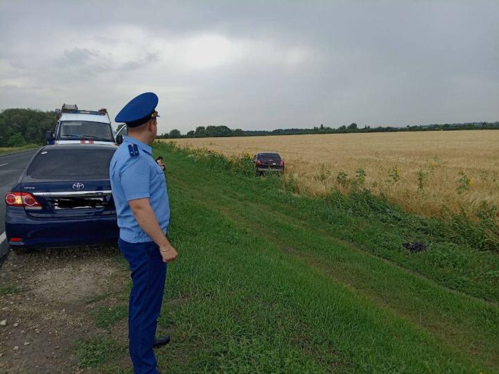 В Балашовском районе Toyota Avensis съехала в кювет: пострадали женщина и трое детей В Балашовском районе Toyota Avensis съехала в кювет: пострадали женщина и трое детей
