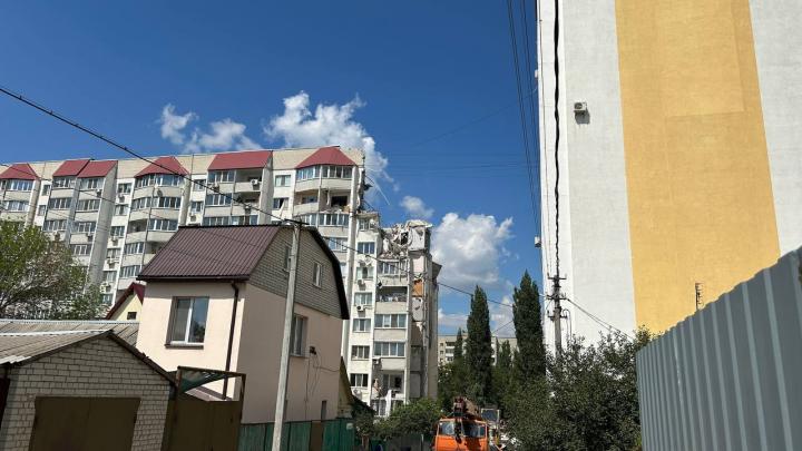 Трагедия на Блинова: при взрыве газа погиб ребенок, спасатели продолжают разбирать завалы Трагедия на Блинова: при взрыве газа погиб ребенок, спасатели продолжают разбирать завалы