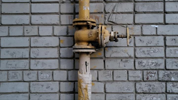 Саратовские коммунальщики проверили газопровод в проблемном доме после взрыва на Блинова Саратовские коммунальщики проверили газопровод в проблемном доме после взрыва на Блинова