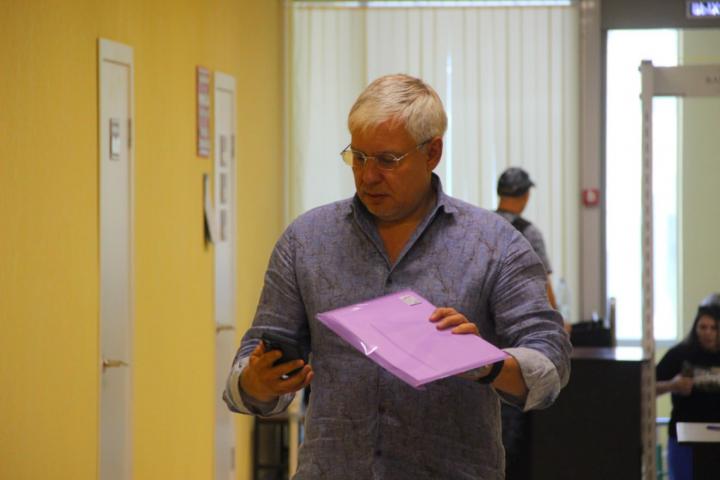 Скандального экс-депутата Курихина будут судить в Саратове за выезд на встречку