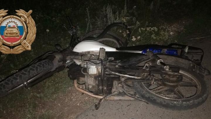 11-летний мальчик на мопеде сбил ровесника-велосипедиста в Лысогорском районе 11-летний мальчик на мопеде сбил ровесника-велосипедиста в Лысогорском районе