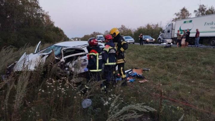 В ДТП с двумя иномарками в Лысогорском районе погибли трое, в том числе двое детей