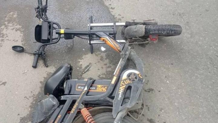 В Балакове парень на электровелосипеде попал в ДТП с "Грантой" В Балакове парень на электровелосипеде попал в ДТП с "Грантой"