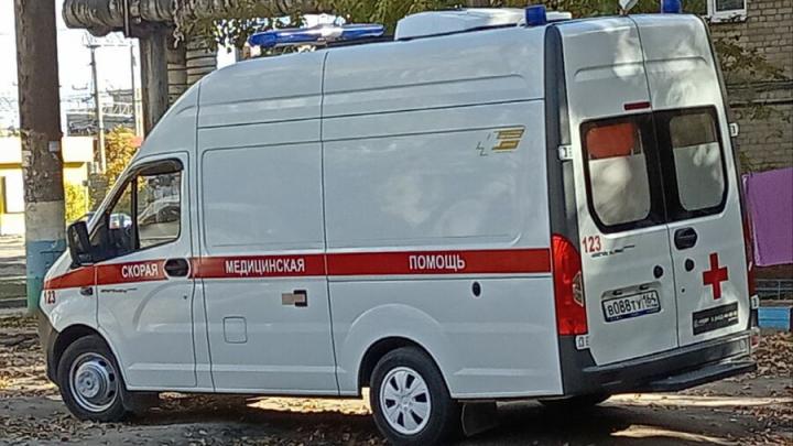 Рабочего засыпало землёй на стройке в Саратове