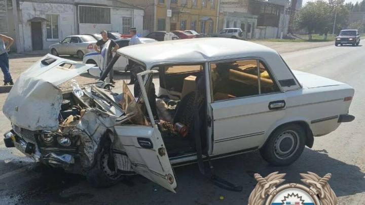 В ДТП с "шестёркой" и "Москвичом" в Хвалынске пострадали два человека В ДТП с "шестёркой" и "Москвичом" в Хвалынске пострадали два человека