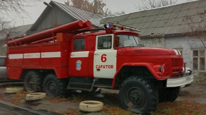 В Саратове полыхали два строительных вагончика