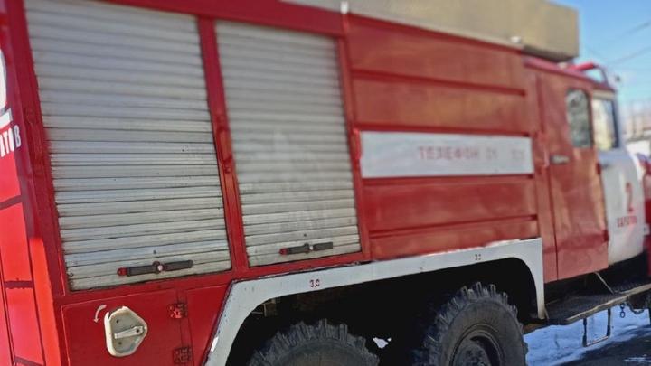 В Балакове четыре человека спасли с верхних этажей при пожаре в подвале