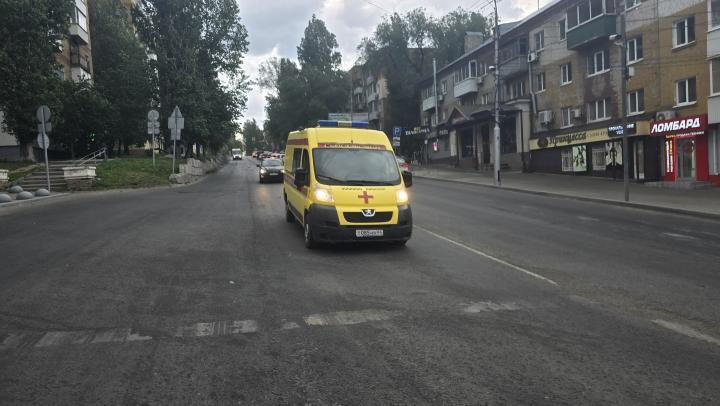 В Саратове в аварии с мопедом пострадали двое подростков В Саратове в аварии с мопедом пострадали двое подростков