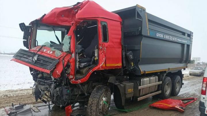 Фура с грузовиком столкнулись в Балаковском районе