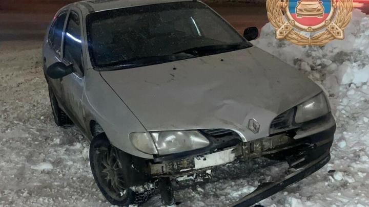 В Балакове мужчина попал под колеса "Рено"