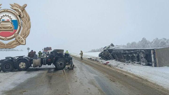 В ДТП с грузовиками под Красноармейском пострадали двое мужчин