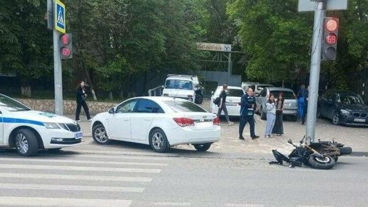 В Саратове разыскиваются очевидцы ДТП, в котором пострадала байкерша