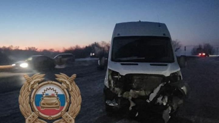 Женщина и девочка пострадали в ДТП с маршруткой в Энгельсском районе