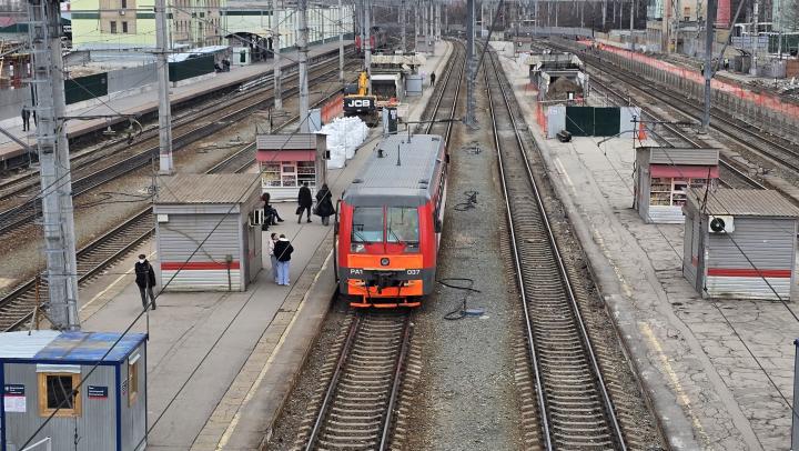 Поезд экстренно остановился в Саратове из-за смерти пассажира