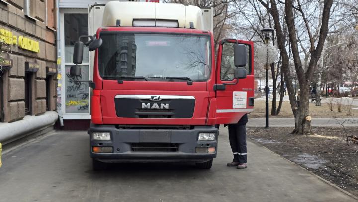 Водитель из Энгельса выплатил более 700 тысяч рублей за разбитый грузовик после суда и приставов