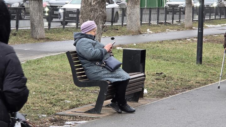 Звонят пенсионерам и требуют СНИЛС: в Балаково предупреждают о телефонных аферистах