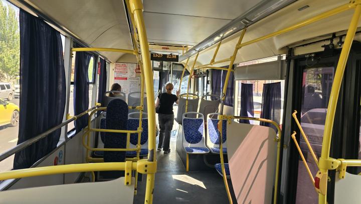 Конфликт в троллейбусе перерос в стрельбу: пассажир напал на водителя в центре Саратова Конфликт в троллейбусе перерос в стрельбу: пассажир напал на водителя в центре Саратова